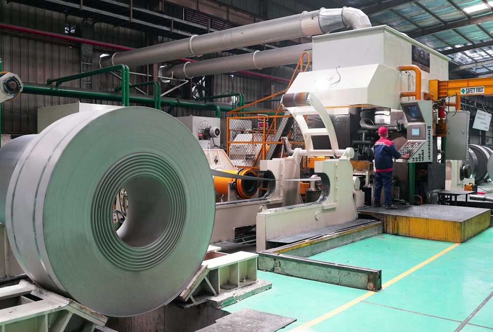 Trang thiết bị máy móc hiện đại trng nhà máy Sơn Hà SSP