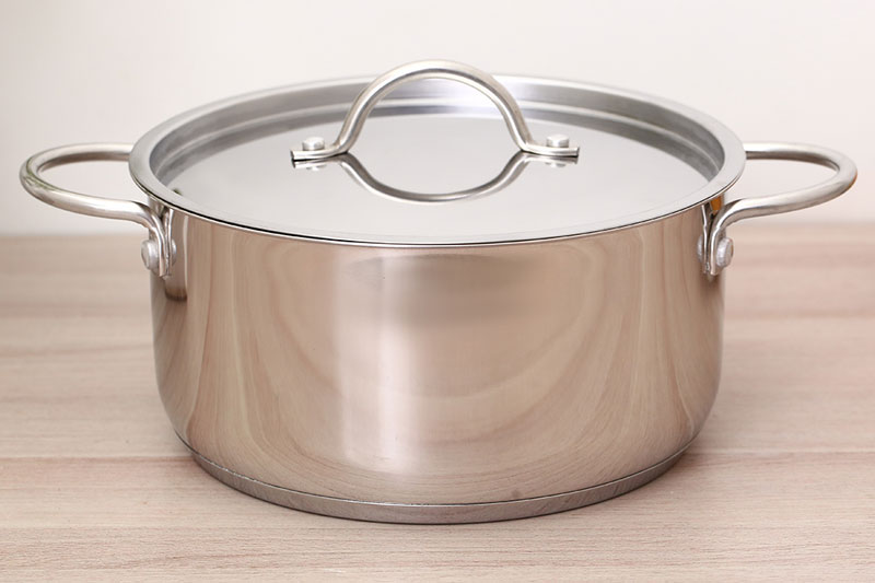 nồi làm từ chất liệu inox