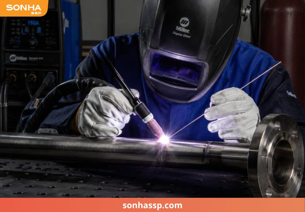 Tiến hành hàn tig inox sau khi đã chuẩn bị đầy đủ